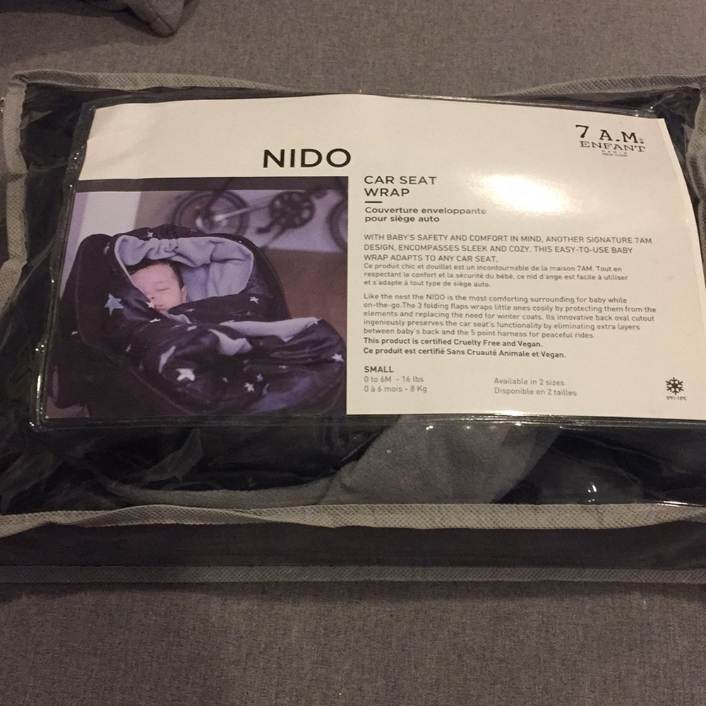 7 am Enfant Nido Car seat wrap in black- 0-6 mo